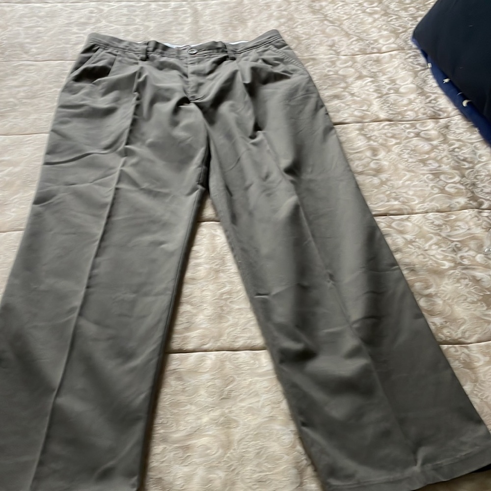 Dockers khakis